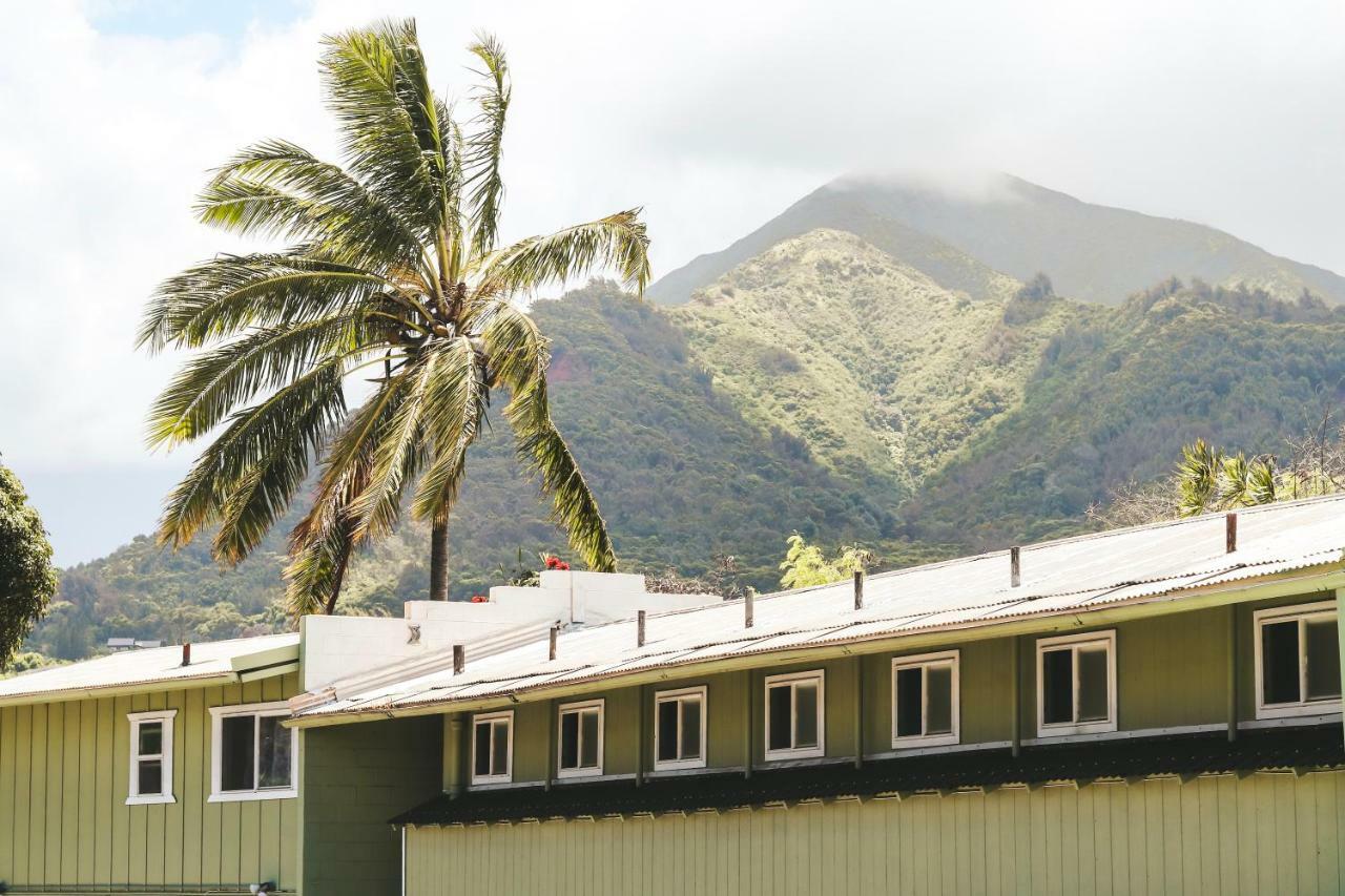 Central Maui Hostel Wailuku Buitenkant foto